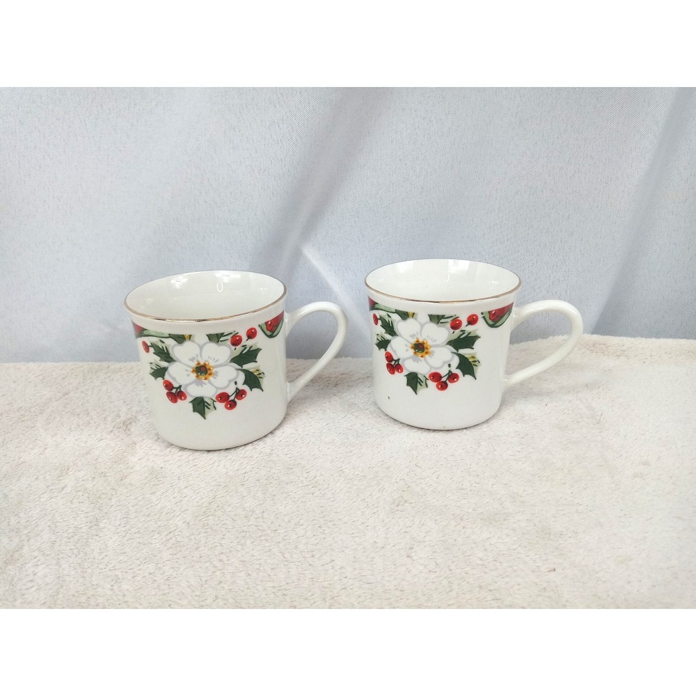 Lot of 2 Gibson Christmas Teacups Gold Trim Poinsettia Berry‎ Holiday Mugs